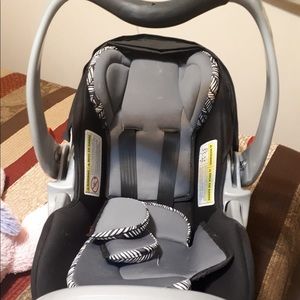 Baby car seat (newborn-1/2year old)
